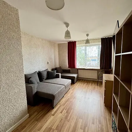 Apartment 4:10 Pm